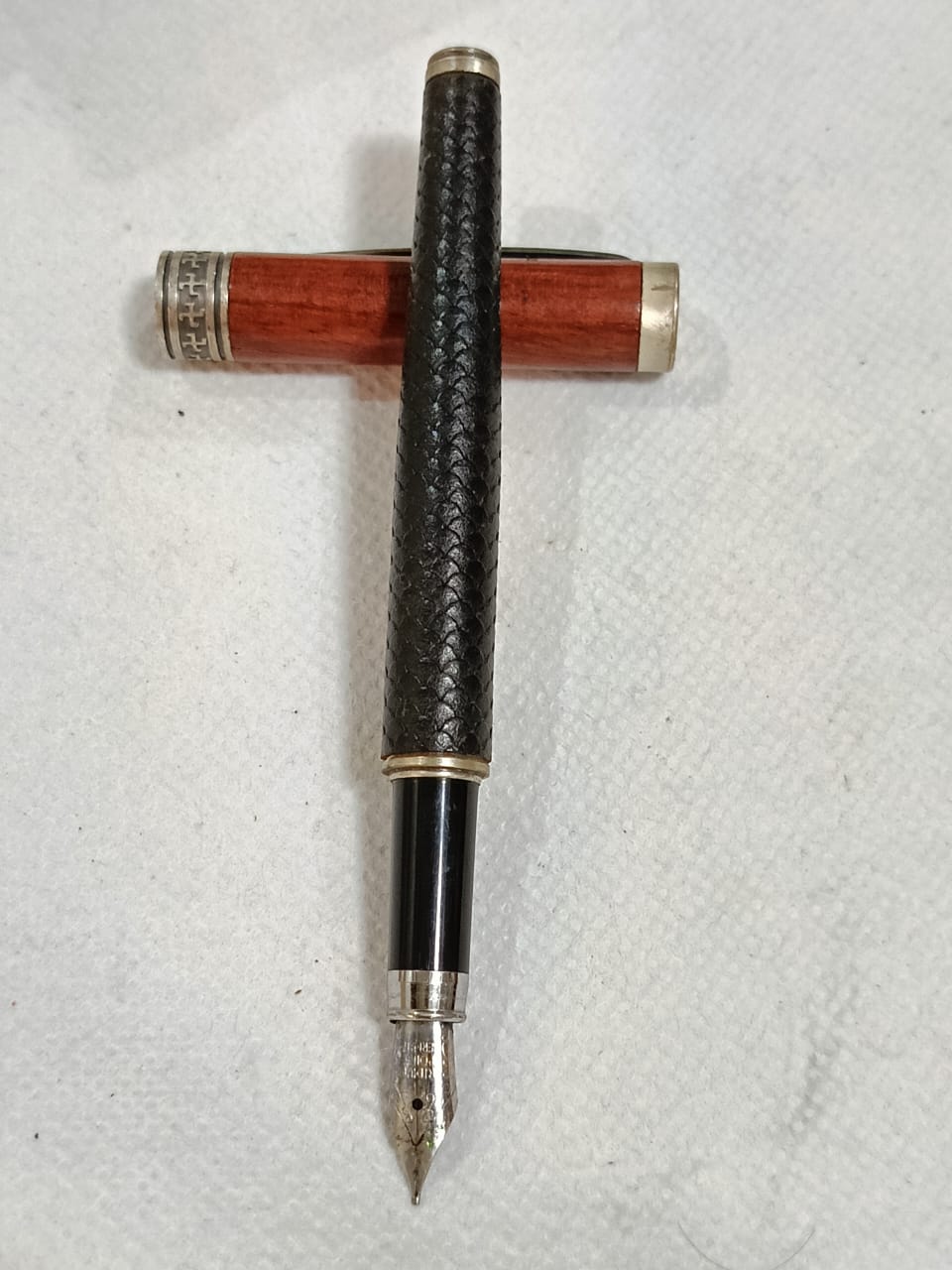 Stylo plume cuire et argent