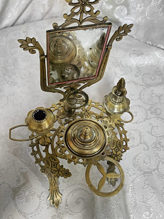 طاولة زينة عربية قديمة
