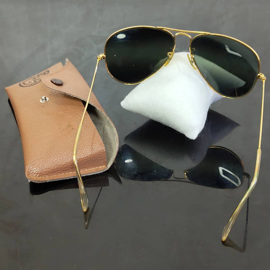 Lunette ray ben usa bl miroire rare original/زوج  
ملايين وثمنميةألف 
58/14
Prix 28000