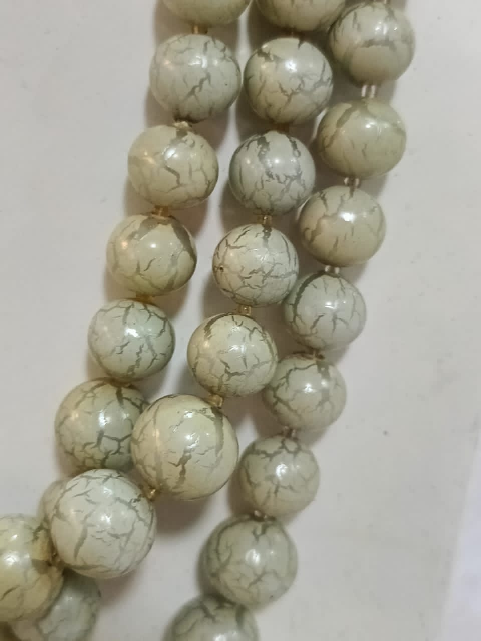 عقد تحفة ثلاثي من حجر طبيعي