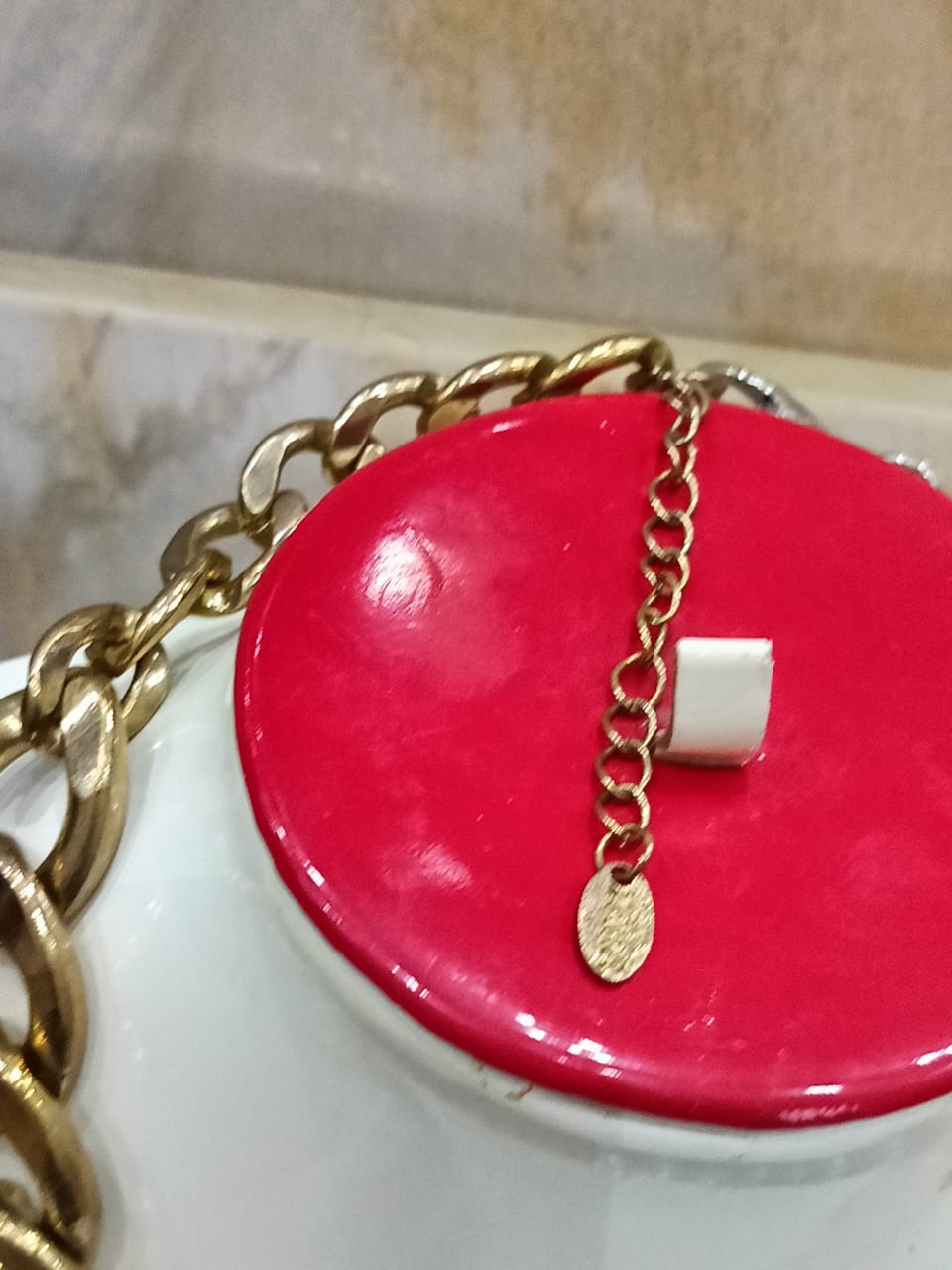 سلسلة بلاكي أبيض و أصفر طولها 22cm