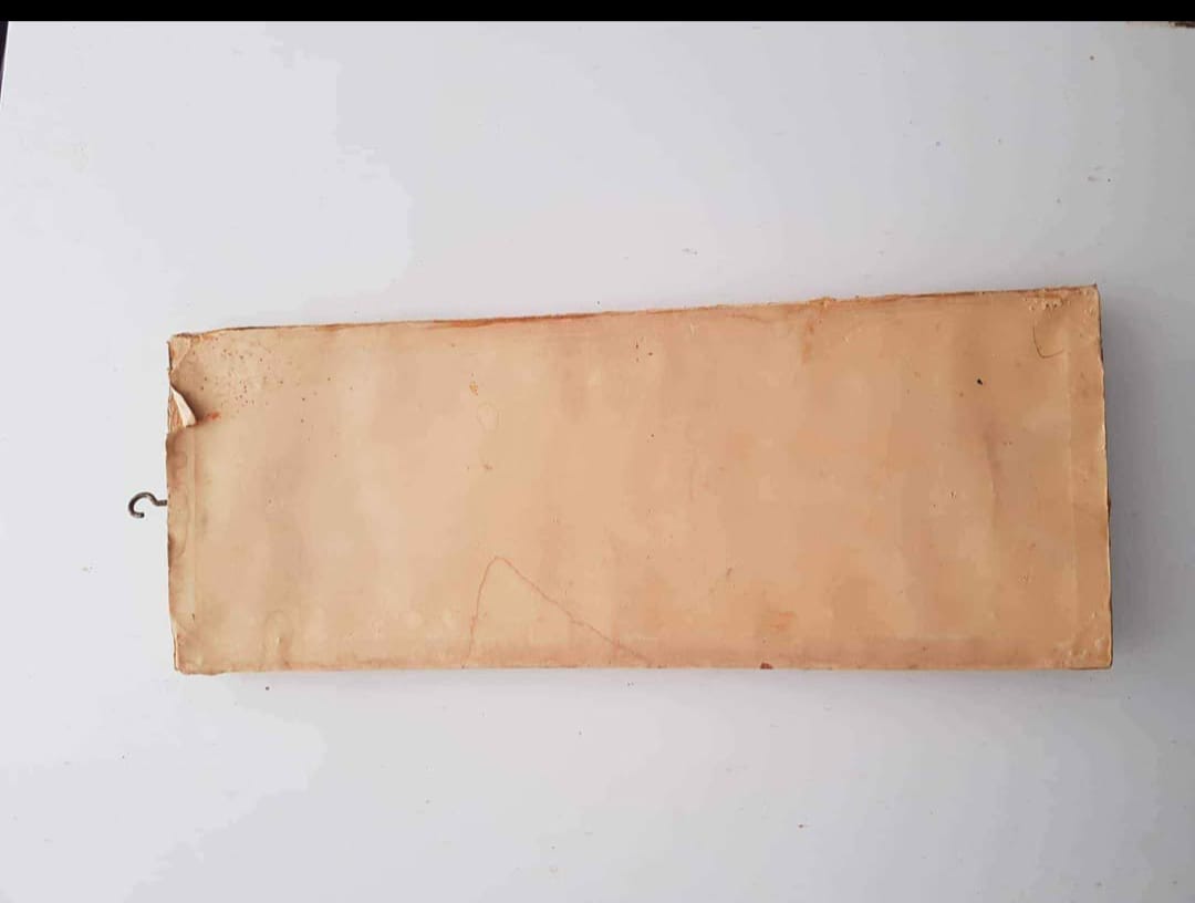Ancien tableau original signé sur faince 35cm