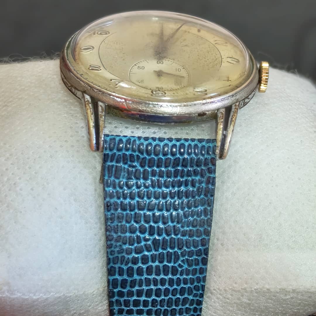 Montre certina mécanique vintage original 
40mm
Prix 25000
