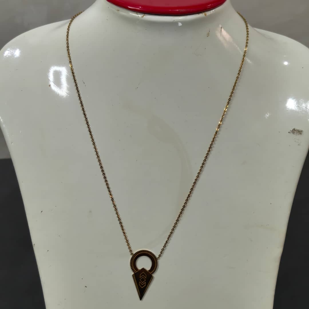 سوار بلاكي فرنسي 
طول مغلق 20cm