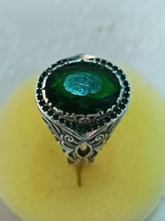 خاتم فضة بحجر الزجاج البركاني الأخضر