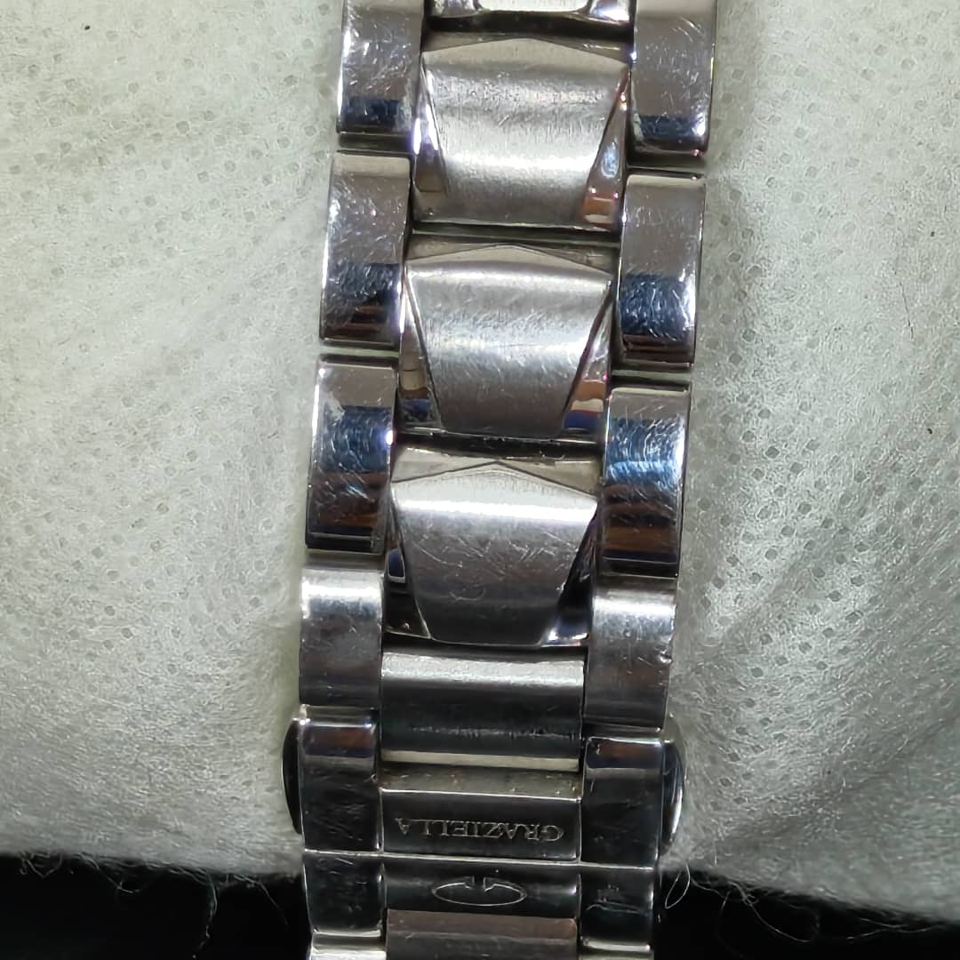Montre Graziella en daiment original 
38mm